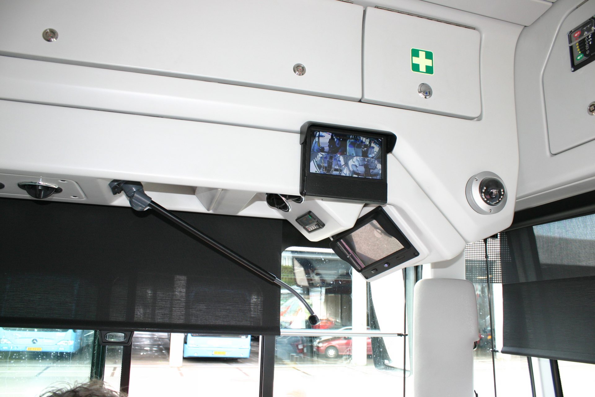Camera's vervangen de binnenspiegels, waardoor de chauffeur een beter zicht heeft