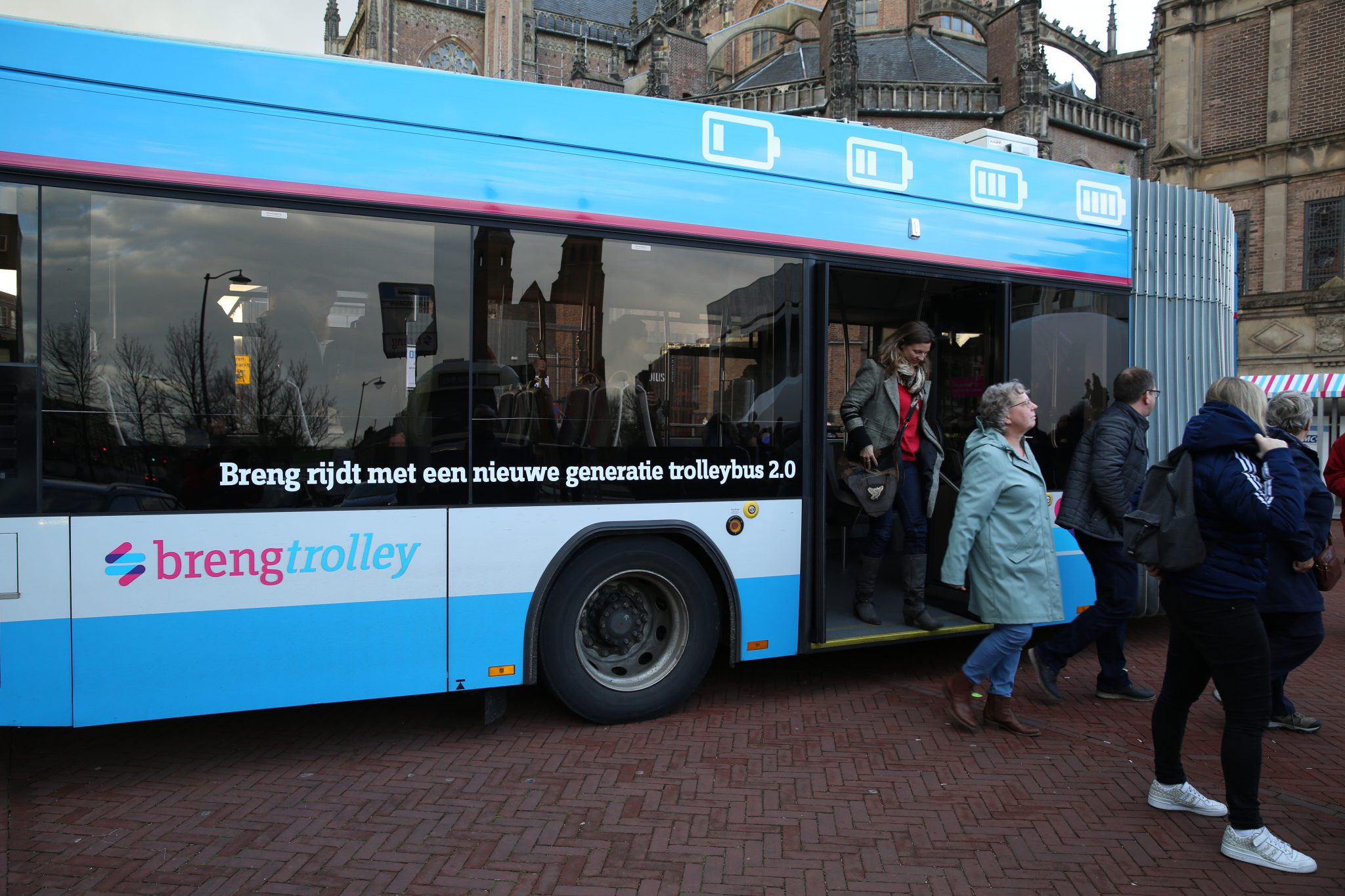 Pompeii Krachtcel poort Tien verbeterde trolleys 2.0 naar Arnhem | OV-Magazine