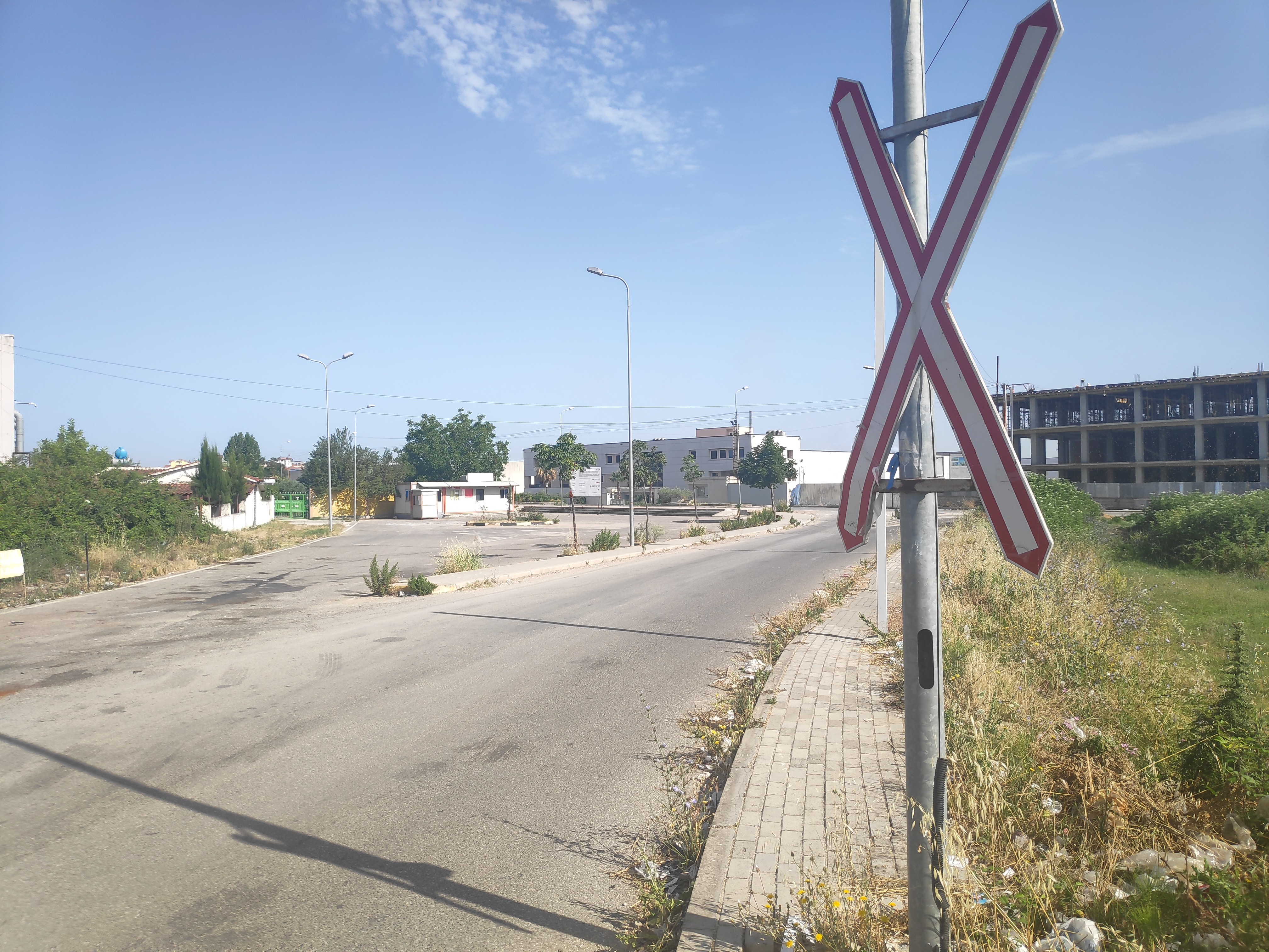 Een Andreaskruis in Kashar is het eerste teken van dat hier ooit een spoor lag.