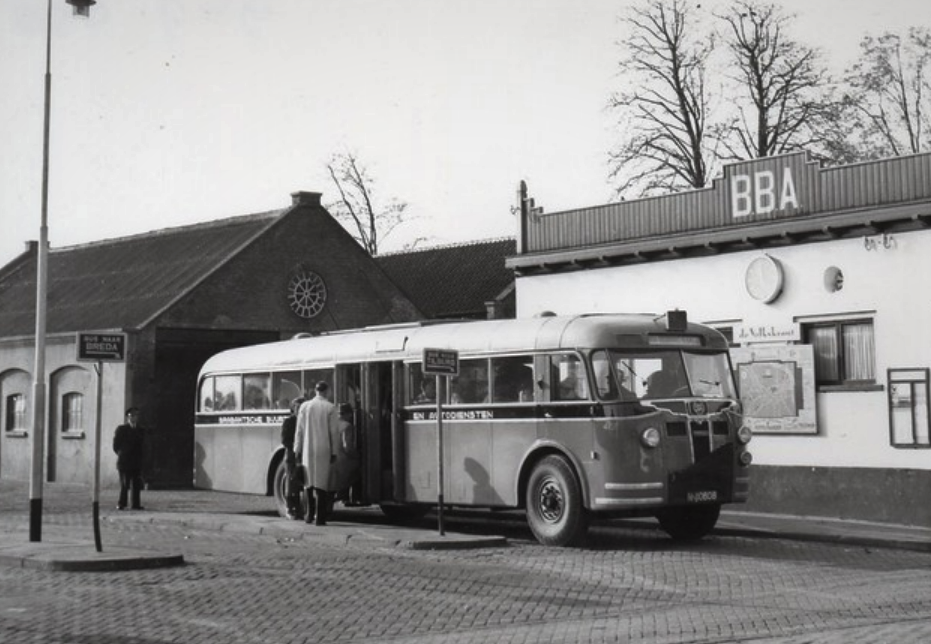 De Crossley is de standaardbus uit de jaren 50 voor de grote lijnen. (bron: BBA Archief)