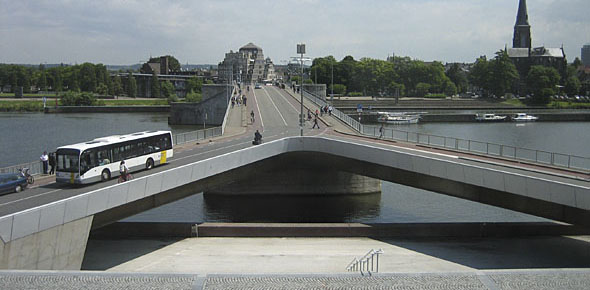 Tram Vlaanderen-Maastricht pas in 2024