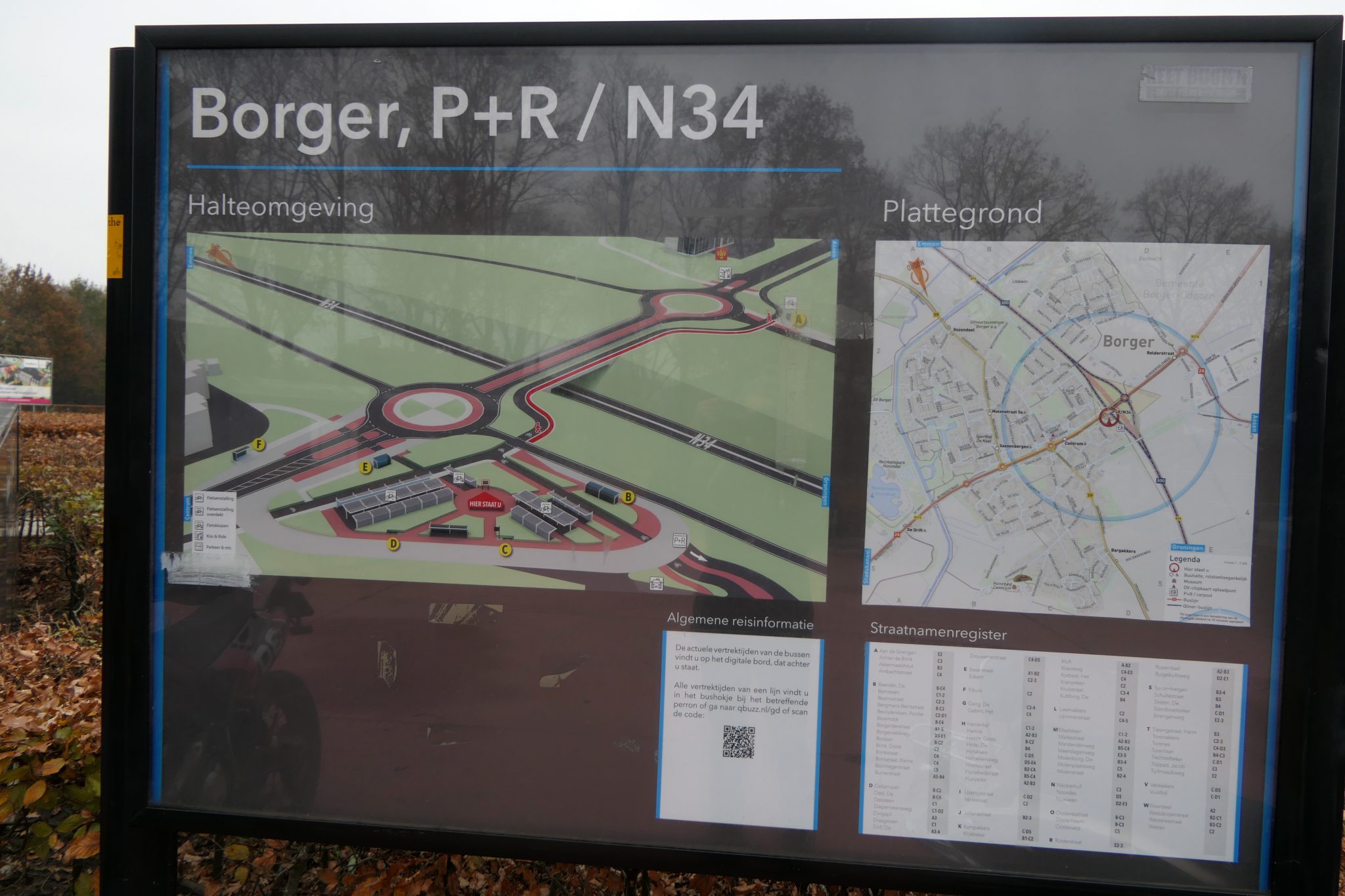 Reisinformatiepaneel op de hub van Borger.