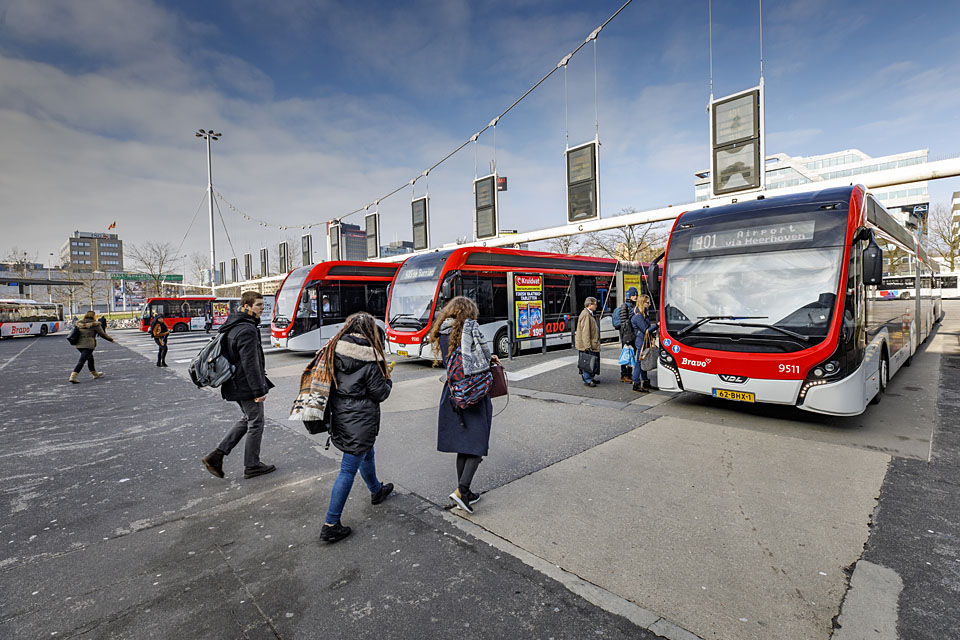 Busstation Neckerspoel.