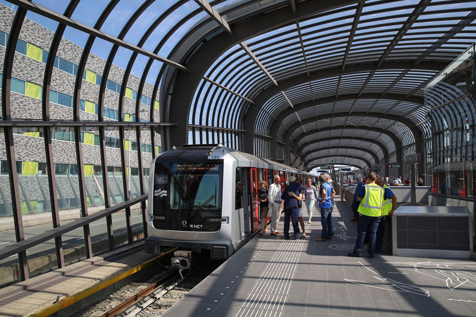 En vanaf metrostation Noord.