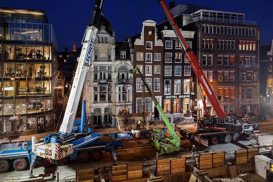 Nachtelijke werkzaamheden bij station Rokin.