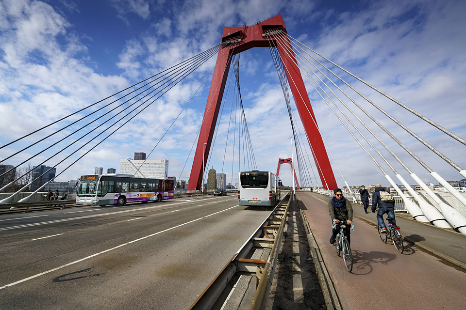 Op de Willemsbrug gaan in de toekomst trams rijden.