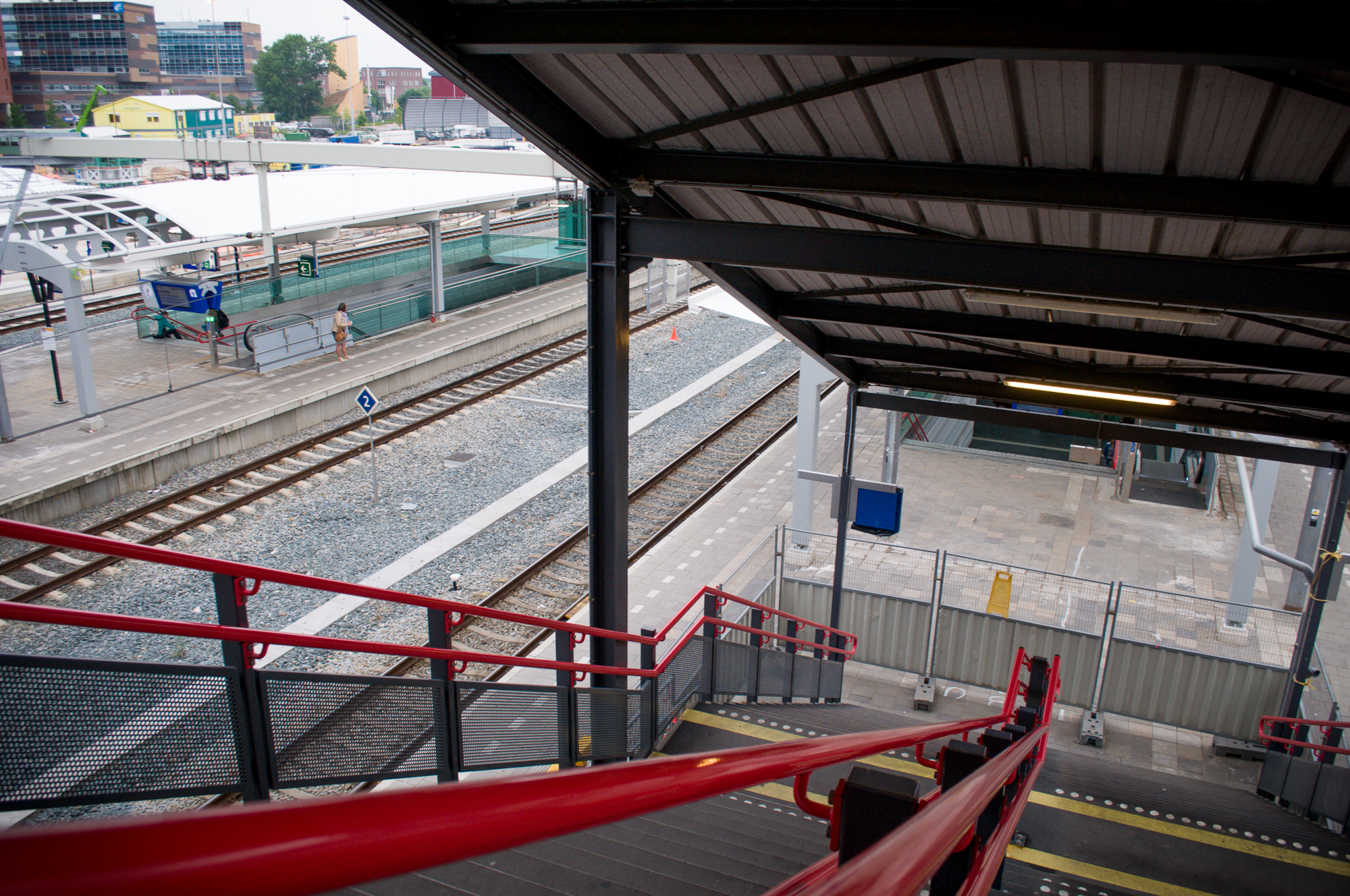 Nieuwe spoortunnel station Zwolle. De tijdelijke traverse werd gebouwd in 2010.