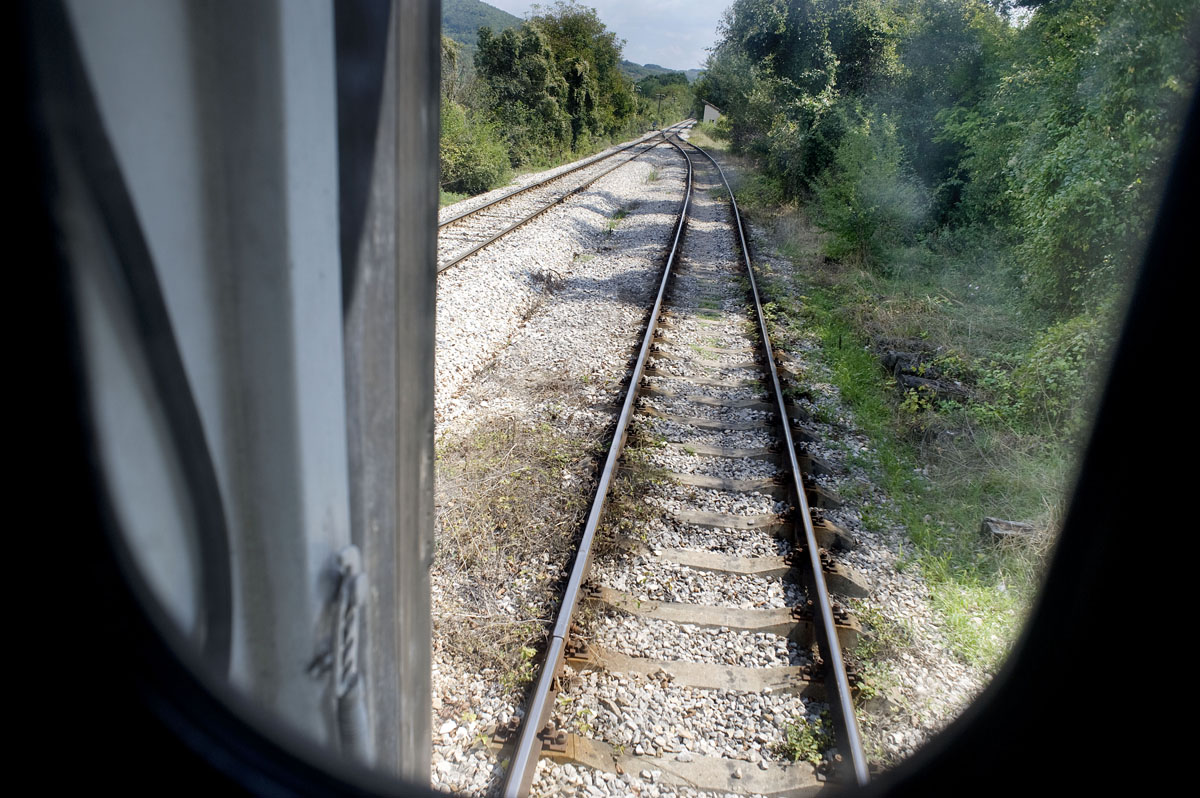 Op de terugreis, vanuit Istanboel naar Sofia, Bulgarije. "Er zijn maar kleine stukjes dubbelspoor, zodat de treinen elkaar kunnen passeren."