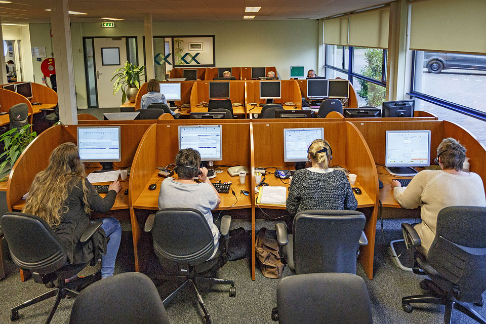 Het Nationaal Contact Center van Connexxion in IJsselmuiden.