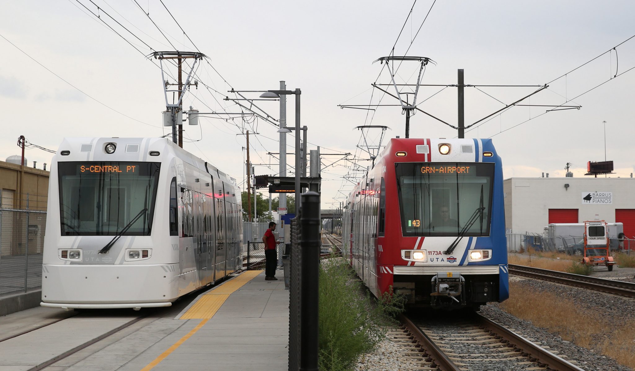 In Salt Lake City (Utah) is de streetcar een feeder van de sneltram. Het uiterlijk verschilt, maar het gaat in beide gevallen om hetzelfde materieel van Siemens.