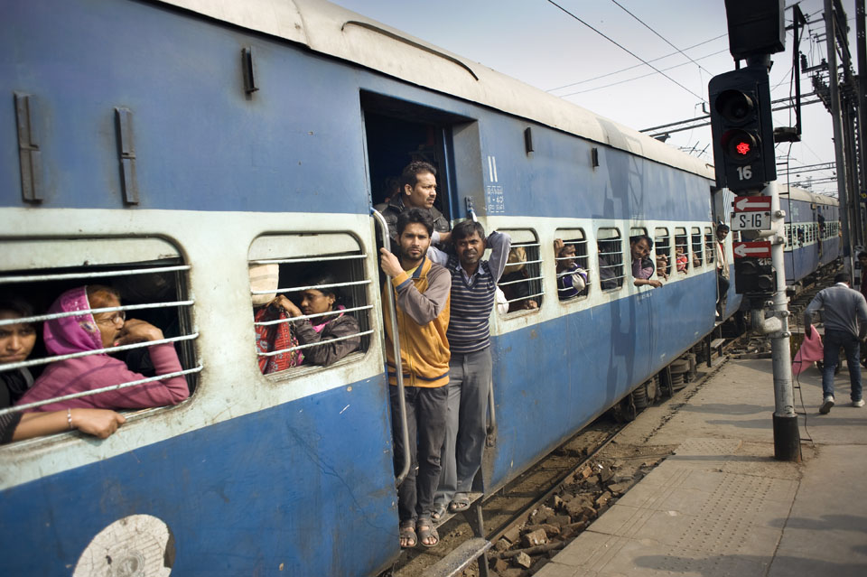 Aankomende trein in New Delhi.