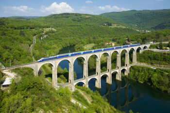 Franse staat splitst SNCF TGV's in de maag