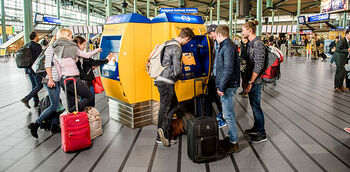 ‘Verplaats je in de toerist op Schiphol’