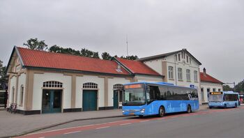 Lege bus legt het af in IJssel-Vecht