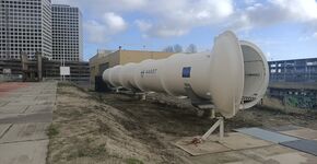 De tunnelbuis voor de hyperloop werd ontwikkeld door een studententeam aan de TU Delft. Inmiddels is deze eigendom van Hardt, dat tegenwoordig ook in Rotterdam zit.