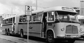 Het eerste type Nederlandse gelede bus van de GTW staat in de Achterhoek bekend als de Balgbus (!). bron: ADV