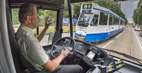 GVB plaatst pinapparaten in tram en bus