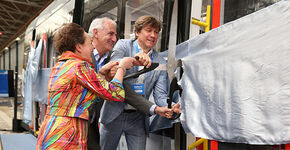 Houten CAF-tram voor GVB gepresenteerd