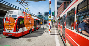 Proef met bus die laadt via traminfra