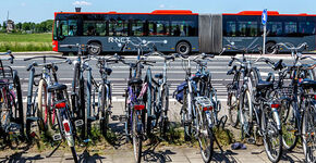 Fiets maakt van bushalte vervoerknoop