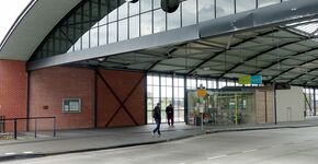 In december gaat vanaf busstation Veendam een Qliner rijden naar Assen. 