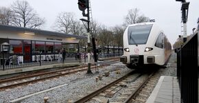 Station Zuidhorn met Italiaans eethuis.