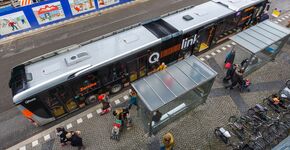 Q-link. Twee van de lijnen gaan ook door de binnenstad, waardoor andere stadsdiensten konden vervallen en de binnenstad meer wordt ontlast. Ten slotte is er een vierde, snelle lijn met extra lange bussen vanaf Groningen CS naar Zernike Campus. 