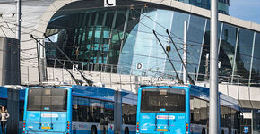 Het busplein is voor de trolleybussen. 