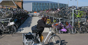 Buiten komen 1400  extra stallingsplaatsen.