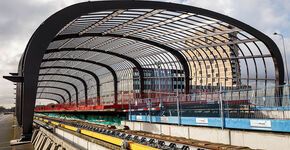 Station Noord, in aanbouw, is een ontwerp van Benthem Crouwel Architekten.