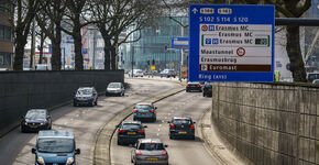 De ’s-Gravendijkwal is een belangrijke noord-zuidverbinding aan de westkant van het Rotterdamse centrum.