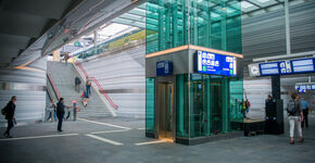 Nieuwe spoortunnel station Zwolle. De tunnel gaat onder 4 treinperrons, 1 busperron en 10 sporen heen en is 100 meter lang.