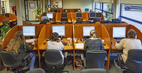 Het Nationaal Contact Center van Connexxion in IJsselmuiden.