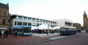 De presentatie van Trolley 2.0 met rechts de oudste trolleybus 101 uit 1949, op 18 maart van dit jaar. 