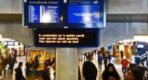 Schiphol verdient betere ov-verbindingen
