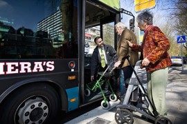Hoe krijgen we meer ouderen in de bus?