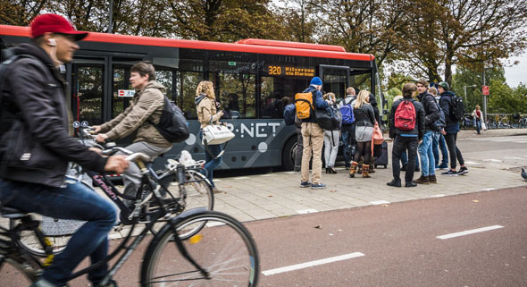 Nederland 2014 R-net bussen. Amsterdam en Station Amstel. COPYRIGHT Chris Pennarts Blokland 82 3417 MR Montfoort The Netherlands+31653309747 info@chrispennarts.nl www.chrispennarts.nl