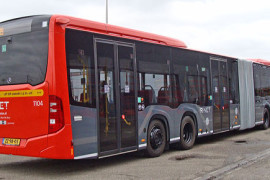 Extra lange gelede bus op proef in Almere