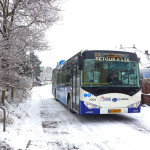 Elektrische bussen van BYD verzorgen sinds april 2013 het openbaar vervoer van Schiermonnikoog. 26 januari 2014.