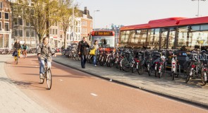 Miljoenen extra voor fietsparkeren stations