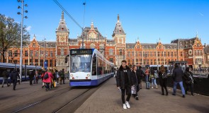 Ook halvering reizigers bij HTM en GVB